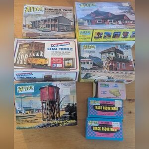 Atlas Model Train Kits Assortment